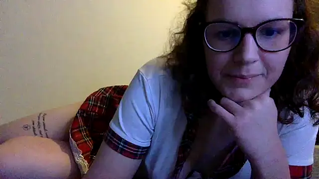 LolaGuess online show from 25, 12, 2024