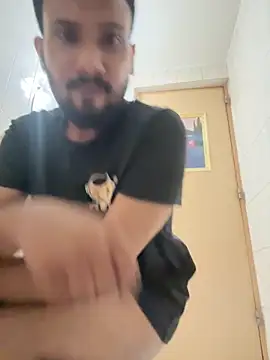 Snapshot of GildanK18 chatting on 10, 11, 2025 GildanK18 online show from 10, 11, 2025