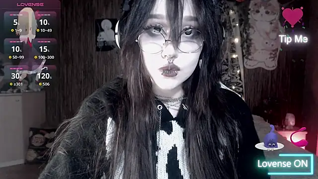 Snapshot of chloe_crystall_killer chatting on 25, 10, 2025 chloe crystall killer online show from 25, 10, 2025