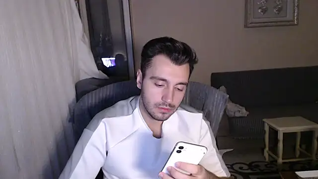 handsomeee04 online show from 2, 10, 2025