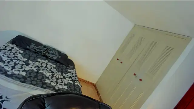 emmaTorres1 online show from 3, 2, 2025