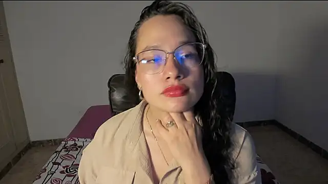 emmaTorres1 online show from 2, 3, 2025