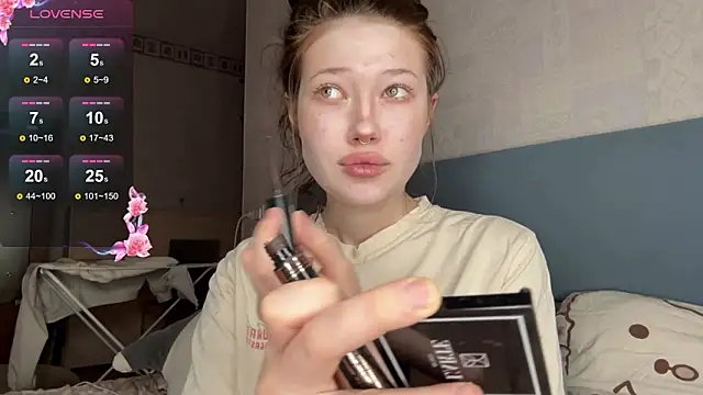 Snapshot of eva_varnerr chatting on 1, 3, 2026 eva varnerr online show from 1, 3, 2026