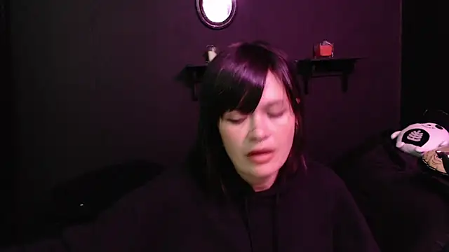 Snapshot of rousstattoo chatting on 18, 12, 2025 rousstattoo online show from 18, 12, 2025