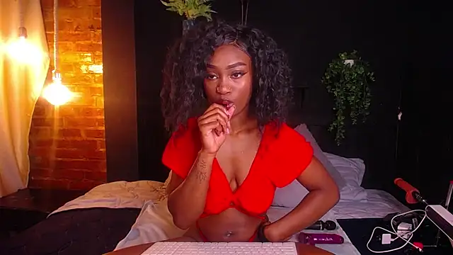 nikkystorm1  online show from 14, 4, 2026