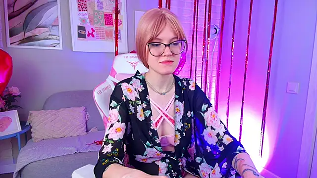 Snapshot of NellieLoyns chatting on 15, 2, 2025 NellieLoyns online show from 15, 2, 2025