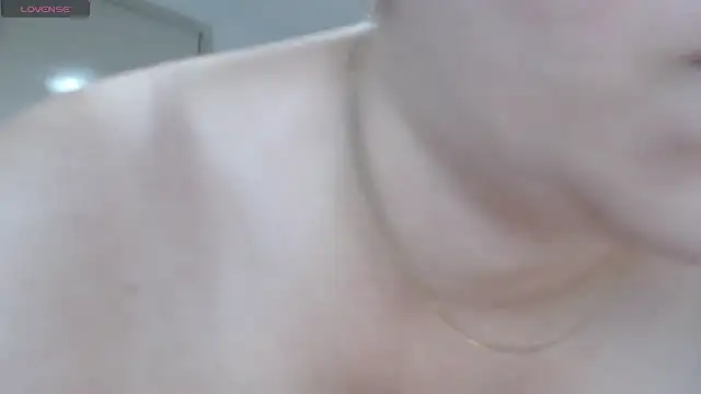 MommyHelpsmee online show from 1, 12, 2025