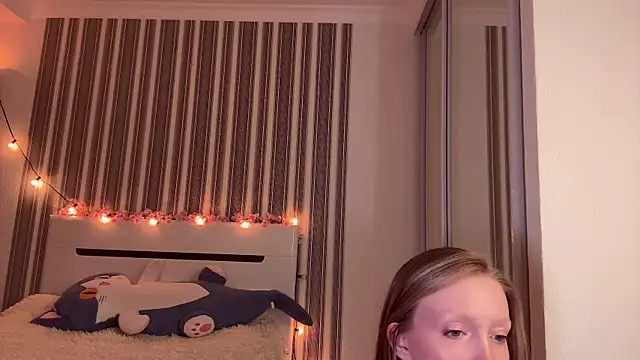 Awwwrora online show from 11, 11, 2025