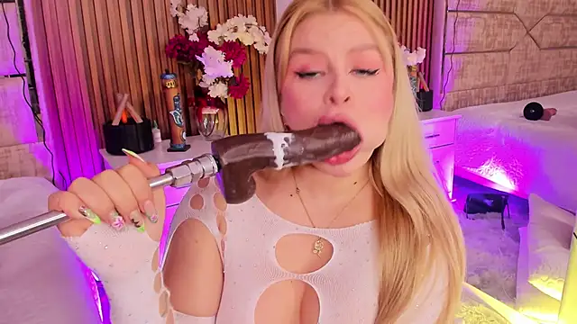 LolaAngellx online show from 13, 3, 2026