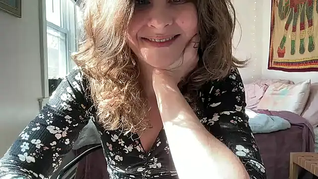 leahsparkles online show from 23, 2, 2025