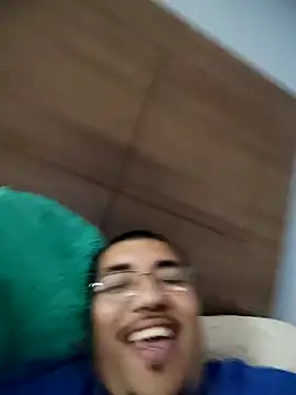 cloudy couple444 online show from 20, 4, 2026