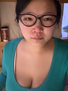 Snapshot of Happyou2 chatting on 9, 2, 2025 Happyou2 online show from 9, 2, 2025