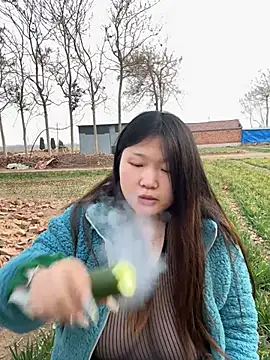 Snapshot of Happyou2 chatting on 5, 3, 2025 Happyou2 online show from 5, 3, 2025