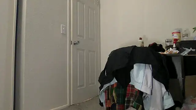 Snapshot of bubblebut420 chatting on 24, 10, 2025 bubblebut420 online show from 24, 10, 2025