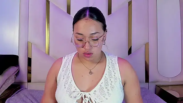 Snapshot of IsabellRodriguez18 chatting on 26, 3, 2026 IsabellRodriguez18 online show from 26, 3, 2026
