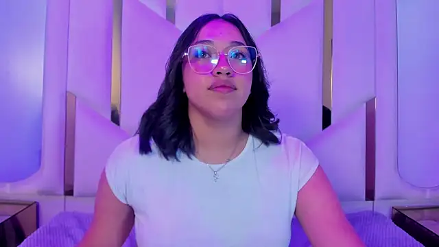 Snapshot of IsabellRodriguez18 chatting on 15, 4, 2026 IsabellRodriguez18 online show from 15, 4, 2026