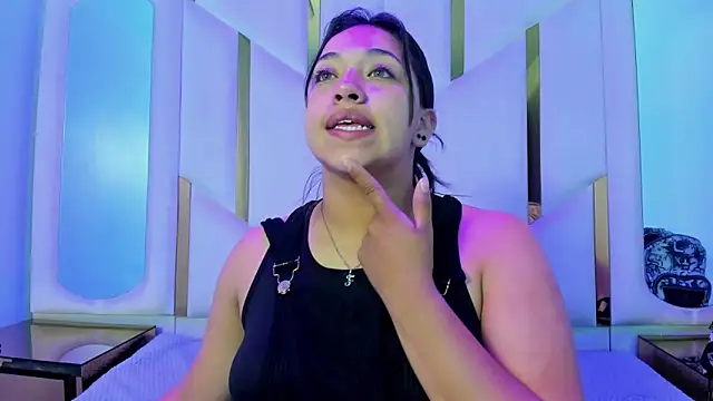 Snapshot of IsabellRodriguez18 chatting on 17, 4, 2026 IsabellRodriguez18 online show from 17, 4, 2026