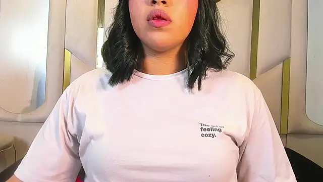 IsabellRodriguez18 online show from 10, 6, 2026