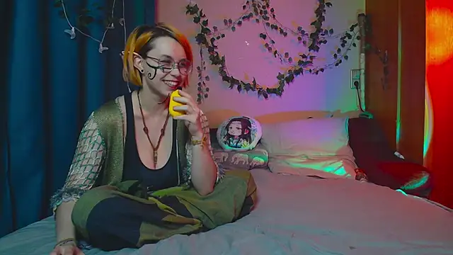 Snapshot of TrickyKitsune chatting on 21, 3, 2025 TrickyKitsune online show from 21, 3, 2025