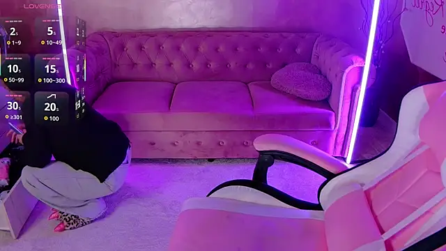 evanew  online show from 5, 10, 2025