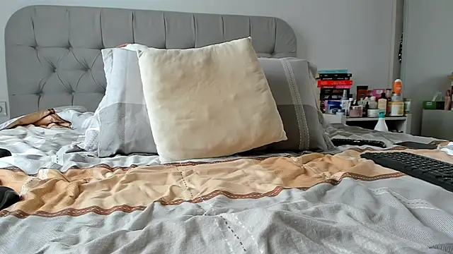 Snapshot of 1royalpussy chatting on 22, 5, 2026 1royalpussy online show from 22, 5, 2026