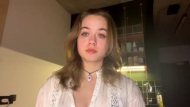 RoxyStar17 online show from 20, 1, 2025