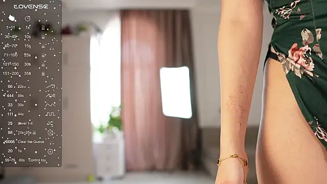 Snapshot of mysticsirenn chatting on 14, 10, 2025 mysticsirenn online show from 14, 10, 2025