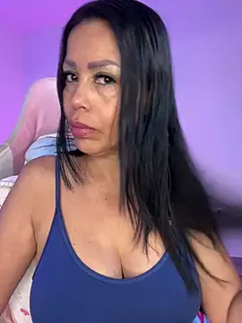 Snapshot of KarolRubi1 chatting on 16, 12, 2025 KarolRubi1 online show from 16, 12, 2025