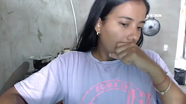 Snapshot of Coral0403 chatting on 2, 3, 2025 Coral0403 online show from 2, 3, 2025