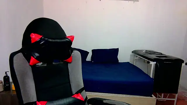 Snapshot of David_Adams2003 chatting on 7, 1, 2025 David Adams2003 online show from 7, 1, 2025