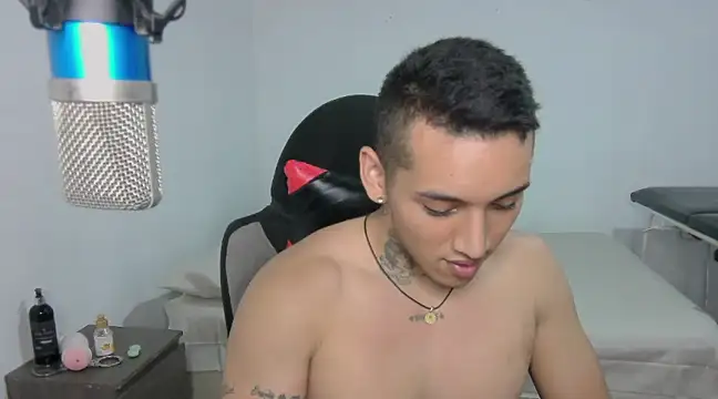 Snapshot of David_Adams2003 chatting on 3, 2, 2025 David Adams2003 online show from 3, 2, 2025