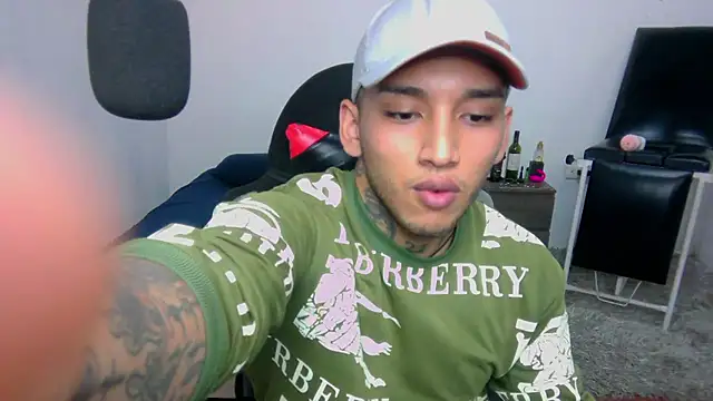 Snapshot of David_Adams2003 chatting on 27, 2, 2025 David Adams2003 online show from 27, 2, 2025