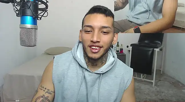 Snapshot of David_Adams2003 chatting on 12, 3, 2025 David Adams2003 online show from 12, 3, 2025