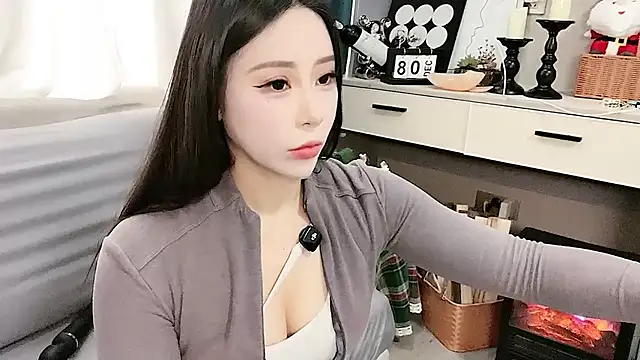 Caicai-a online show from 8, 3, 2025