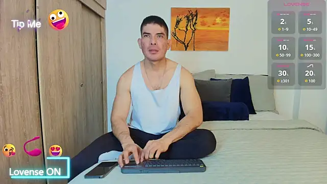 Snapshot of Andrewstelle_coleman chatting on 9, 9, 2025 Andrewstelle coleman online show from 9, 9, 2025