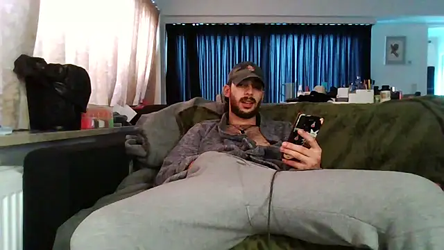 Snapshot of Levi_Latino chatting on 11, 10, 2025 Levi Latino online show from 11, 10, 2025