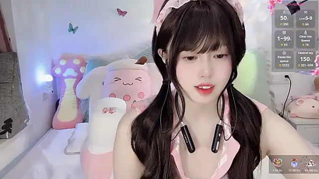 Snapshot of Alien1227 chatting on 20, 10, 2025 Alien1227 online show from 20, 10, 2025