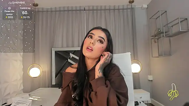 Snapshot of MAGIC_SCARLET chatting on 1, 3, 2025 MAGIC SCARLET online show from 1, 3, 2025