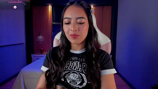 Snapshot of Camila_dupont chatting on 13, 10, 2025 Camila dupont online show from 13, 10, 2025