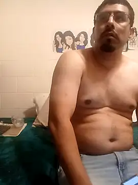 Snapshot of k1oudE chatting on 8, 10, 2025 k1oudE online show from 8, 10, 2025