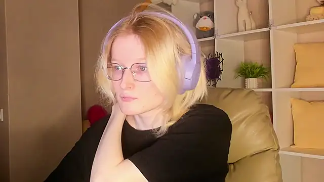 Snapshot of ElizabethHarpper chatting on 3, 11, 2025 ElizabethHarpper online show from 3, 11, 2025