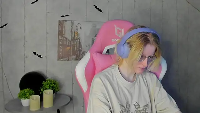 Snapshot of ElizabethHarpper chatting on 5, 11, 2025 ElizabethHarpper online show from 5, 11, 2025