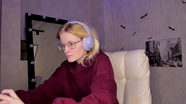 Snapshot of ElizabethHarpper chatting on 17, 11, 2025 ElizabethHarpper online show from 17, 11, 2025