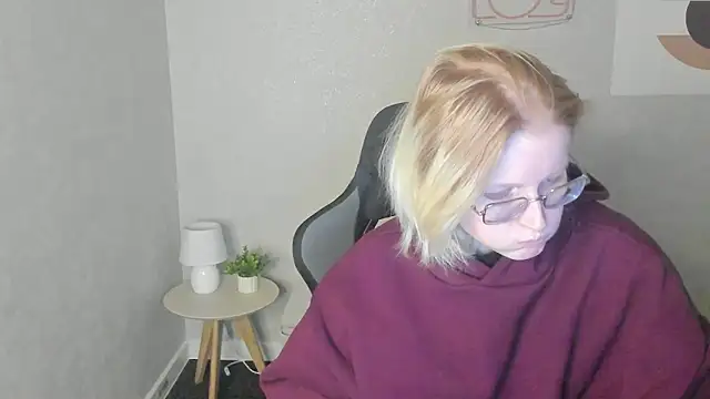 Snapshot of ElizabethHarpper chatting on 18, 11, 2025 ElizabethHarpper online show from 18, 11, 2025