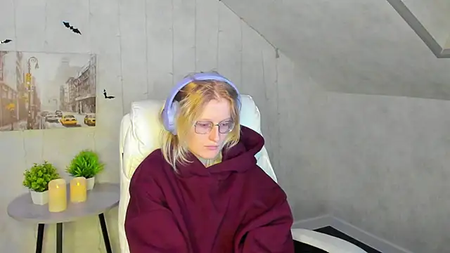 Snapshot of ElizabethHarpper chatting on 19, 11, 2025 ElizabethHarpper online show from 19, 11, 2025