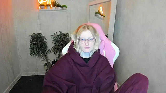 Snapshot of ElizabethHarpper chatting on 20, 11, 2025 ElizabethHarpper online show from 20, 11, 2025