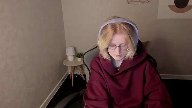 Snapshot of ElizabethHarpper chatting on 22, 11, 2025 ElizabethHarpper online show from 22, 11, 2025