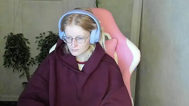 Snapshot of ElizabethHarpper chatting on 27, 11, 2025 ElizabethHarpper online show from 27, 11, 2025