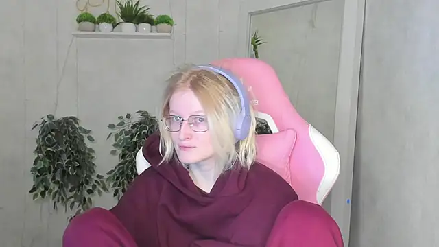 Snapshot of ElizabethHarpper chatting on 28, 11, 2025 ElizabethHarpper online show from 28, 11, 2025