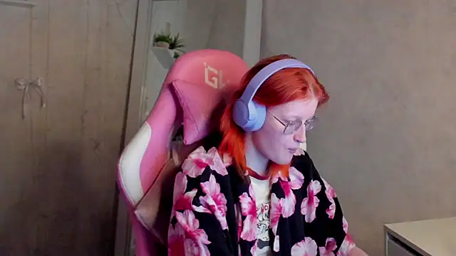 ElizabethHarpper online show from 5, 2, 2026